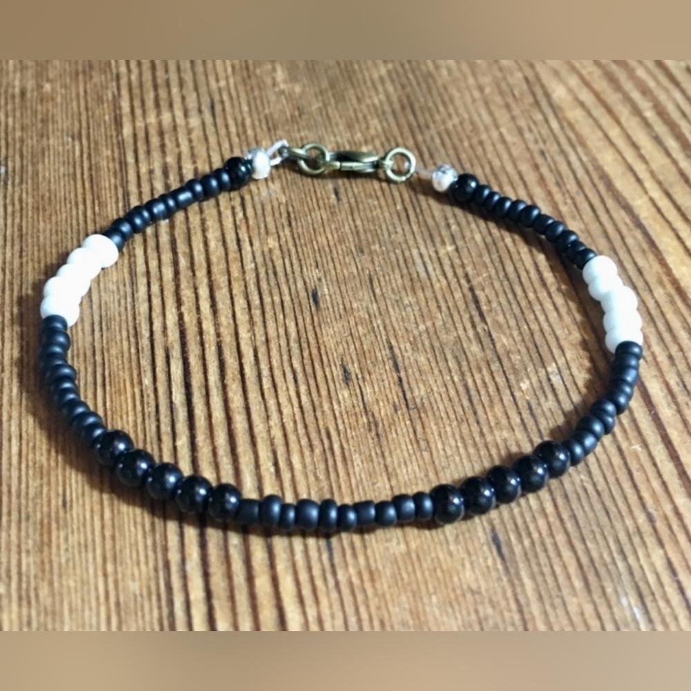 Men's White / Black Beaded 8 Inch Bracelet/Handmade Men's Bracelet/Men's Jewelry